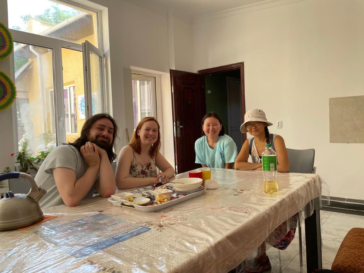Sweet Home Hostel Bishkek Esterno foto