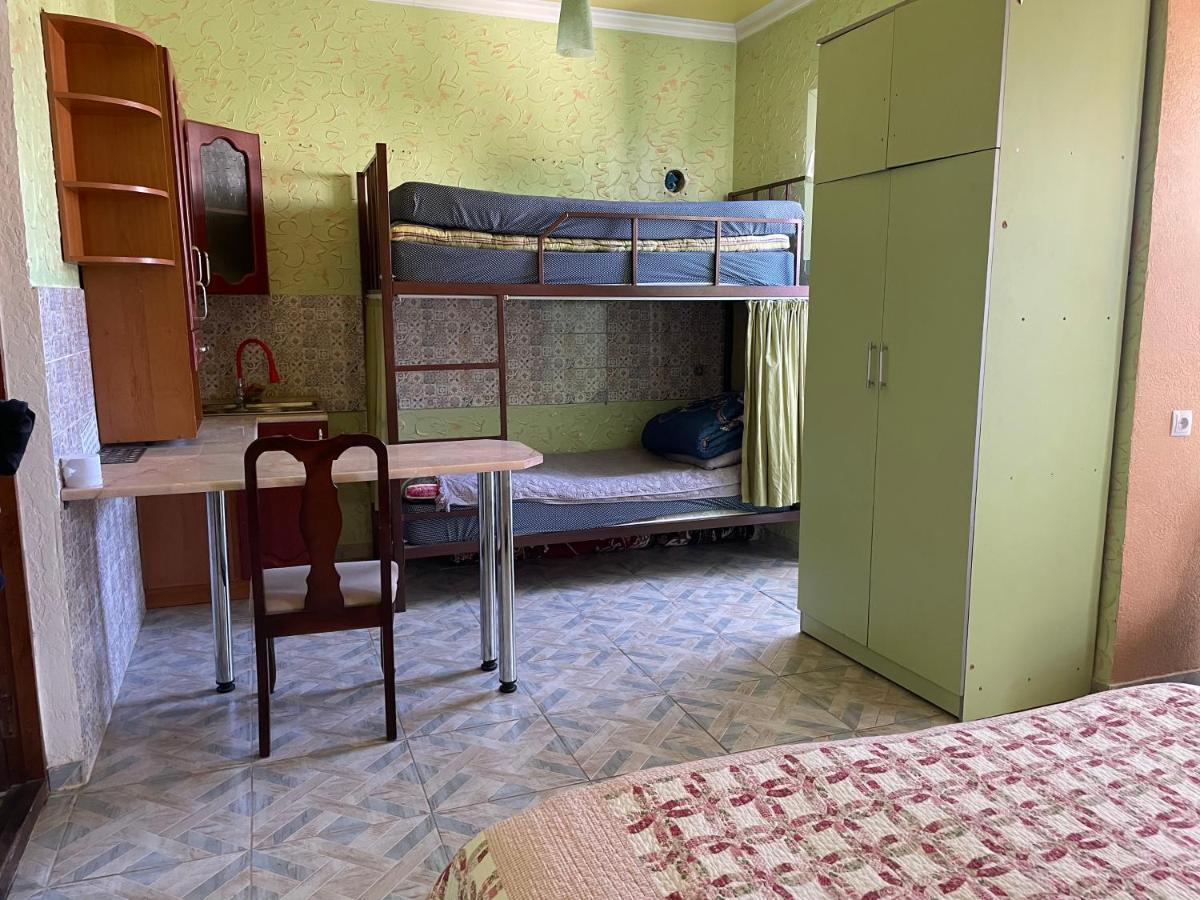 Sweet Home Hostel Bishkek Esterno foto