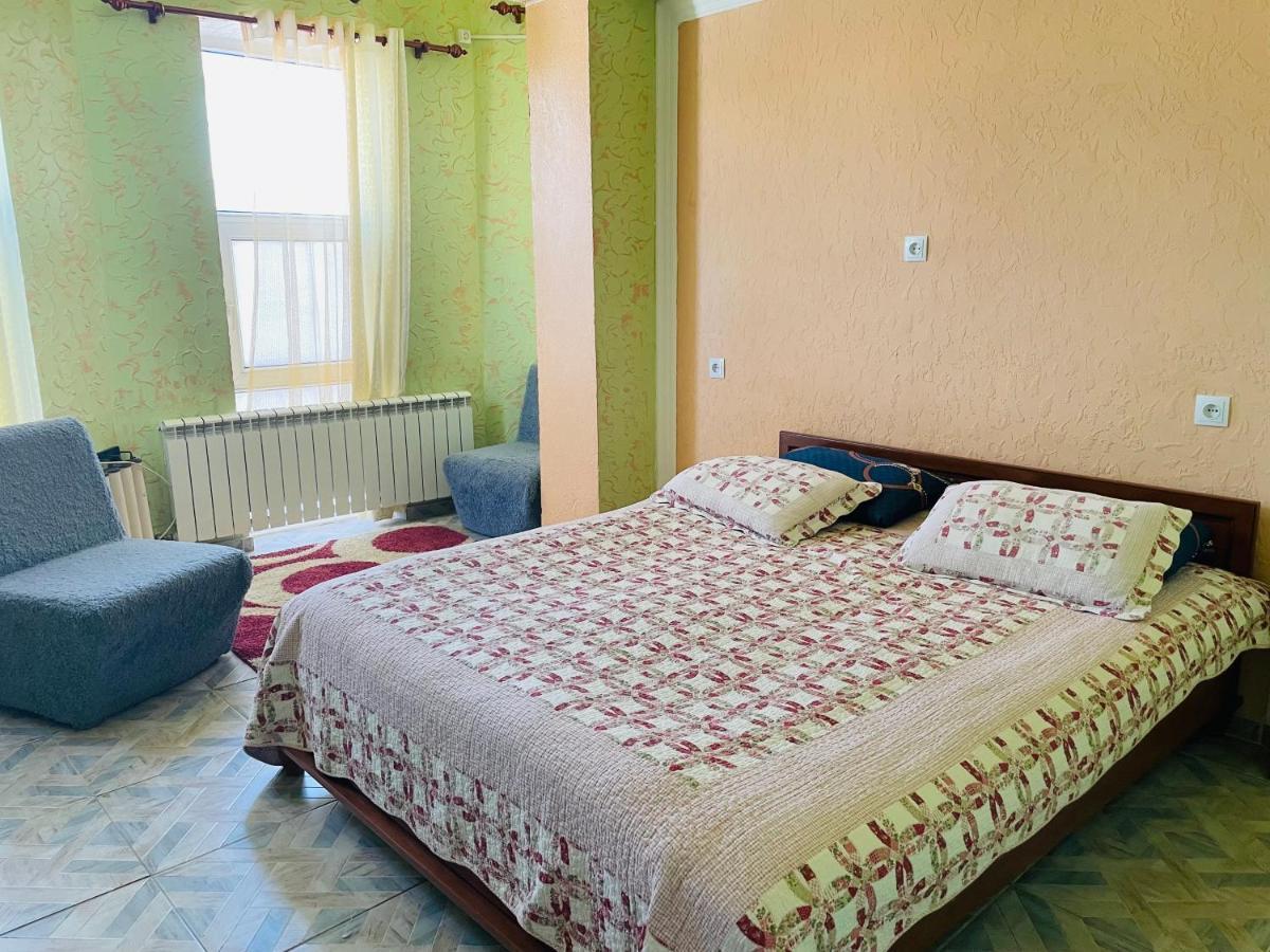 Sweet Home Hostel Bishkek Esterno foto