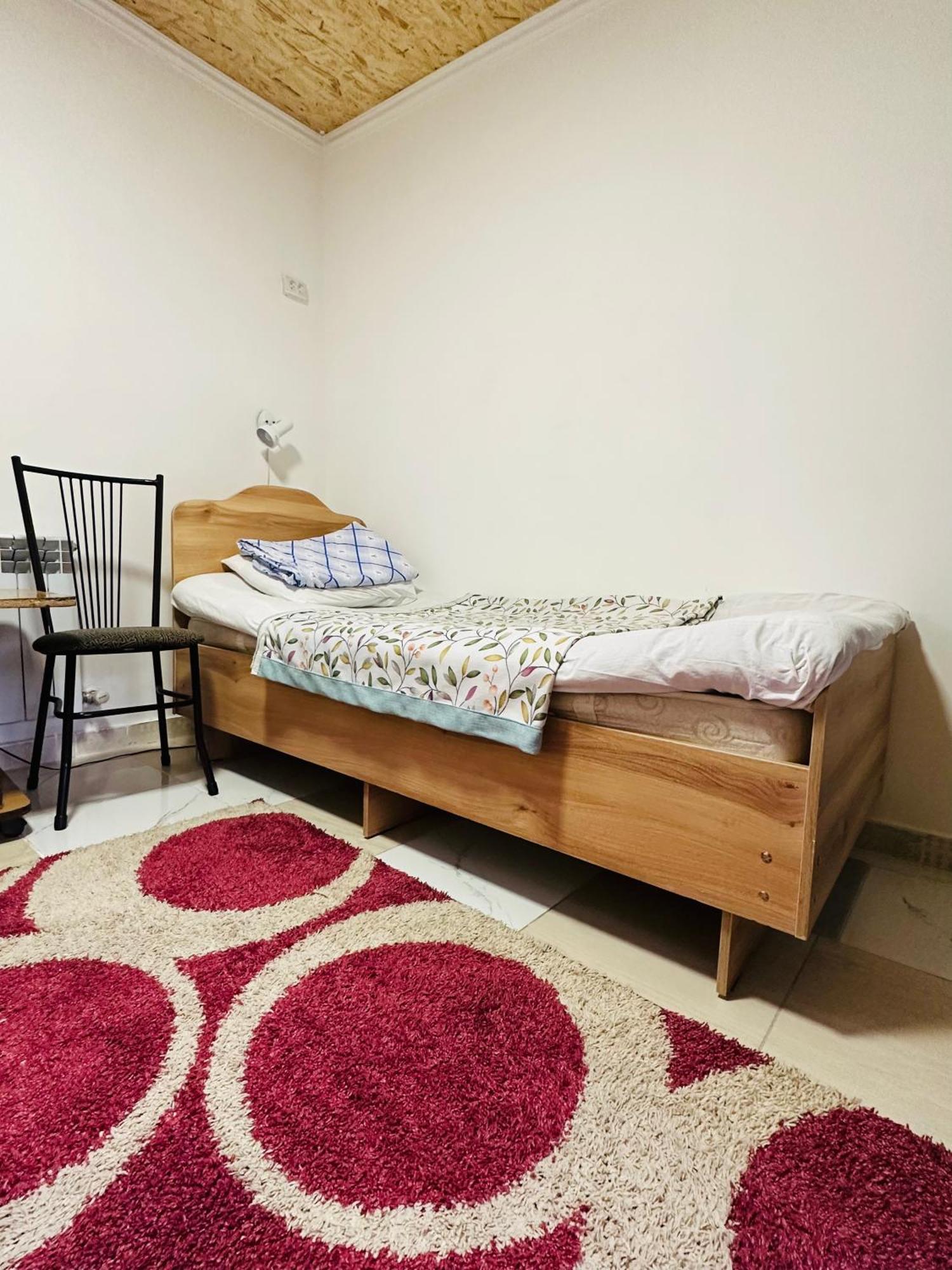 Sweet Home Hostel Bishkek Esterno foto