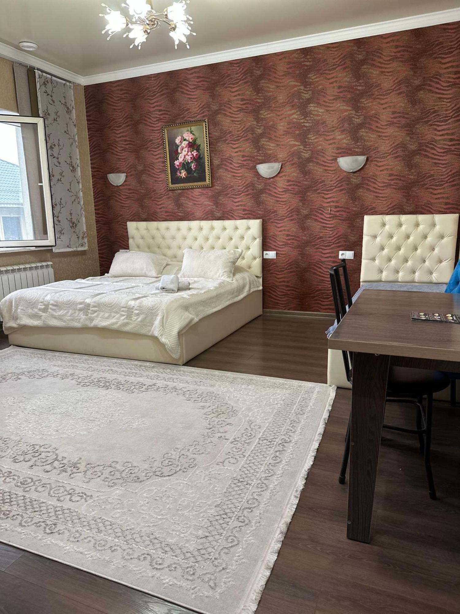 Sweet Home Hostel Bishkek Esterno foto