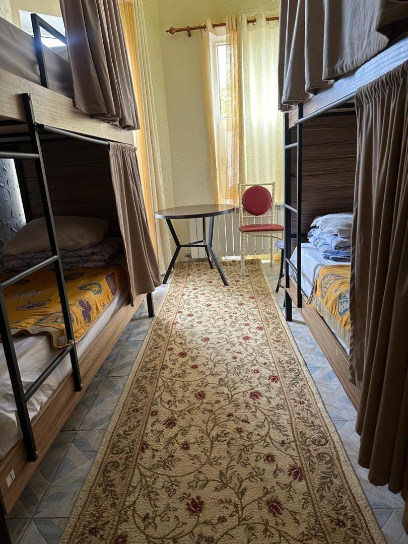 Sweet Home Hostel Bishkek Esterno foto